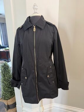 Michael Kors Women’s Black Zip-Front Lightweight Coat With Hood Size M